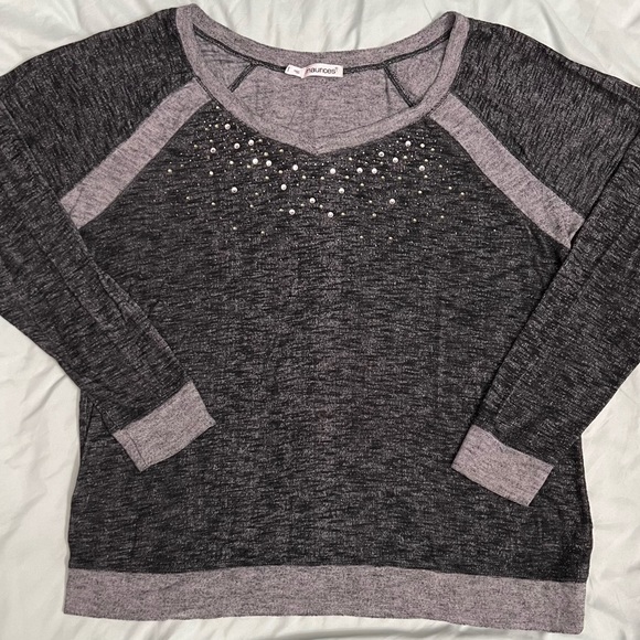 Maurices Charcoal & Light Gray Shirt - Size 1 - Picture 2 of 6